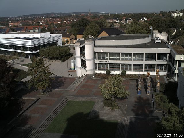 Foto der Webcam: Verwaltungsgebäude, Innenhof mit Audimax, Hörsaal-Gebäude 1