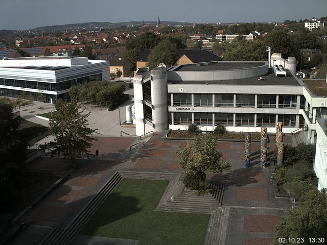 Foto der Webcam: Verwaltungsgebäude, Innenhof mit Audimax, Hörsaal-Gebäude 1