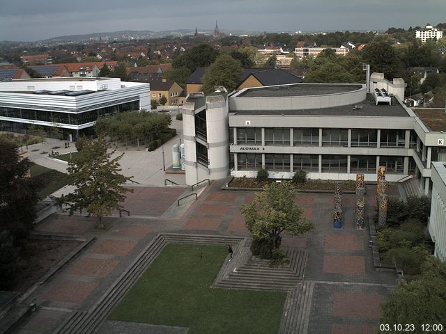 Foto der Webcam: Verwaltungsgebäude, Innenhof mit Audimax, Hörsaal-Gebäude 1