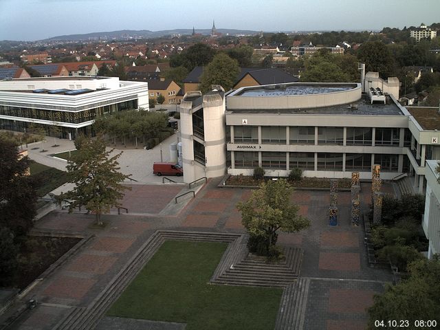 Foto der Webcam: Verwaltungsgebäude, Innenhof mit Audimax, Hörsaal-Gebäude 1