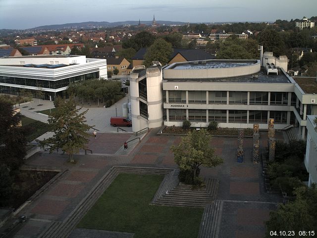 Foto der Webcam: Verwaltungsgebäude, Innenhof mit Audimax, Hörsaal-Gebäude 1