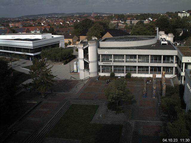 Foto der Webcam: Verwaltungsgebäude, Innenhof mit Audimax, Hörsaal-Gebäude 1