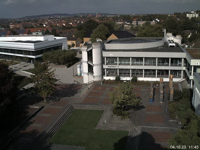 Foto der Webcam: Verwaltungsgebäude, Innenhof mit Audimax, Hörsaal-Gebäude 1