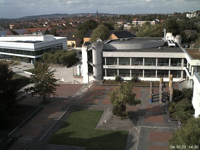 Foto der Webcam: Verwaltungsgebäude, Innenhof mit Audimax, Hörsaal-Gebäude 1