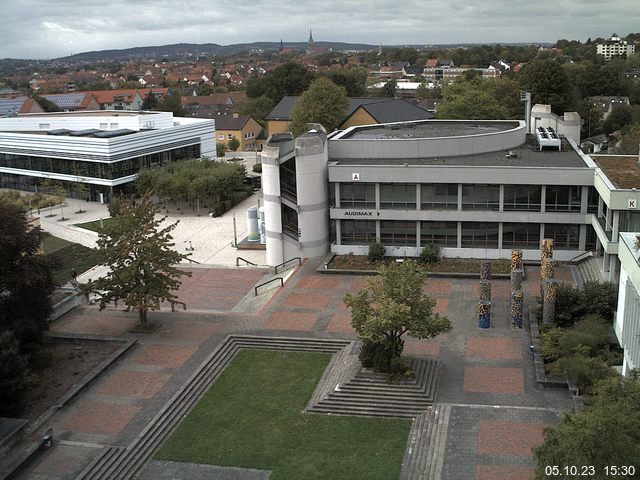 Foto der Webcam: Verwaltungsgebäude, Innenhof mit Audimax, Hörsaal-Gebäude 1