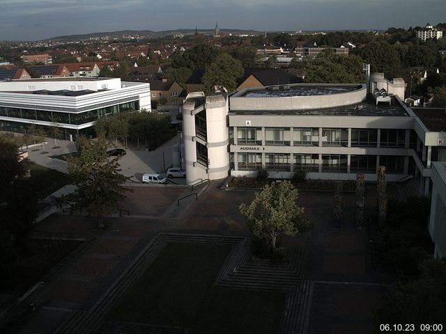 Foto der Webcam: Verwaltungsgebäude, Innenhof mit Audimax, Hörsaal-Gebäude 1