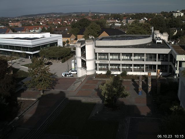 Foto der Webcam: Verwaltungsgebäude, Innenhof mit Audimax, Hörsaal-Gebäude 1