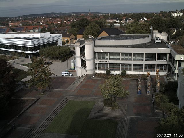 Foto der Webcam: Verwaltungsgebäude, Innenhof mit Audimax, Hörsaal-Gebäude 1