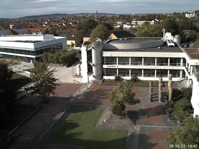 Foto der Webcam: Verwaltungsgebäude, Innenhof mit Audimax, Hörsaal-Gebäude 1