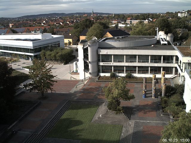 Foto der Webcam: Verwaltungsgebäude, Innenhof mit Audimax, Hörsaal-Gebäude 1