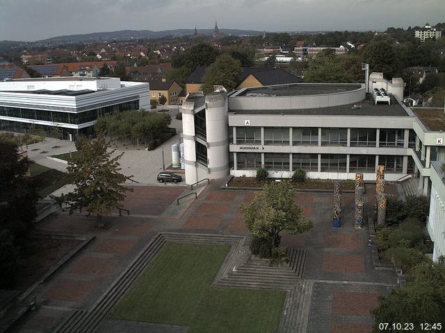 Foto der Webcam: Verwaltungsgebäude, Innenhof mit Audimax, Hörsaal-Gebäude 1