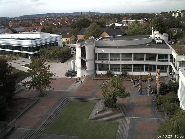 Foto der Webcam: Verwaltungsgebäude, Innenhof mit Audimax, Hörsaal-Gebäude 1