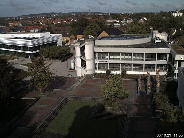 Foto der Webcam: Verwaltungsgebäude, Innenhof mit Audimax, Hörsaal-Gebäude 1