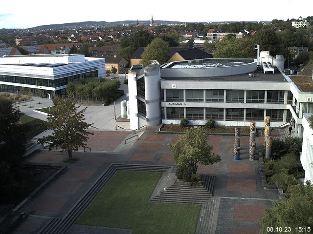 Foto der Webcam: Verwaltungsgebäude, Innenhof mit Audimax, Hörsaal-Gebäude 1