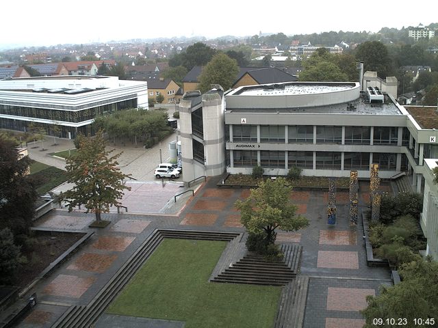 Foto der Webcam: Verwaltungsgebäude, Innenhof mit Audimax, Hörsaal-Gebäude 1