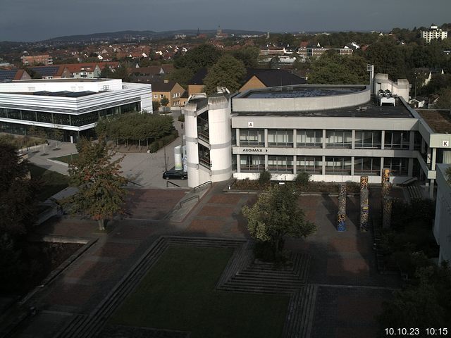 Foto der Webcam: Verwaltungsgebäude, Innenhof mit Audimax, Hörsaal-Gebäude 1