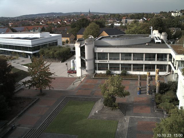 Foto der Webcam: Verwaltungsgebäude, Innenhof mit Audimax, Hörsaal-Gebäude 1