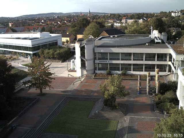 Foto der Webcam: Verwaltungsgebäude, Innenhof mit Audimax, Hörsaal-Gebäude 1