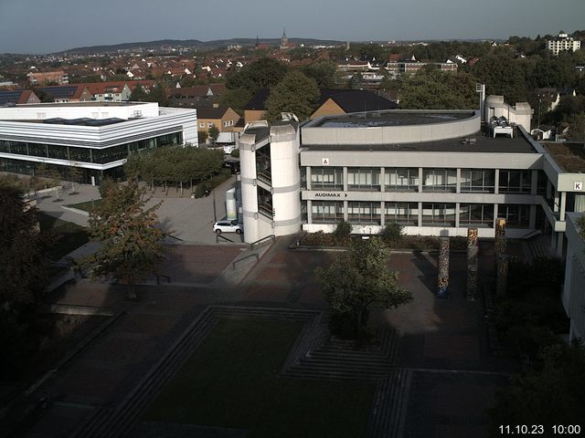 Foto der Webcam: Verwaltungsgebäude, Innenhof mit Audimax, Hörsaal-Gebäude 1