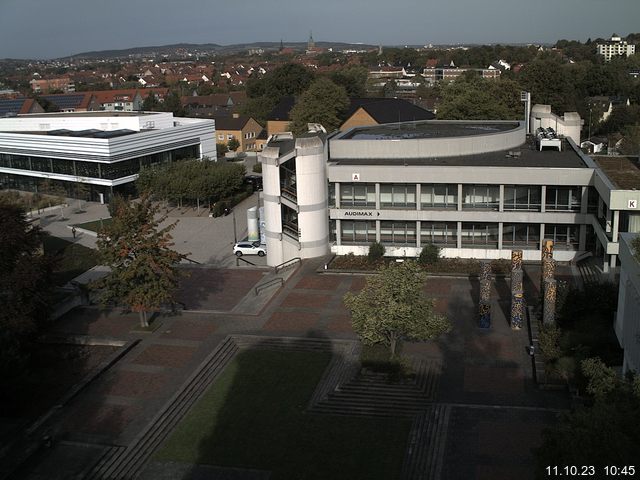 Foto der Webcam: Verwaltungsgebäude, Innenhof mit Audimax, Hörsaal-Gebäude 1