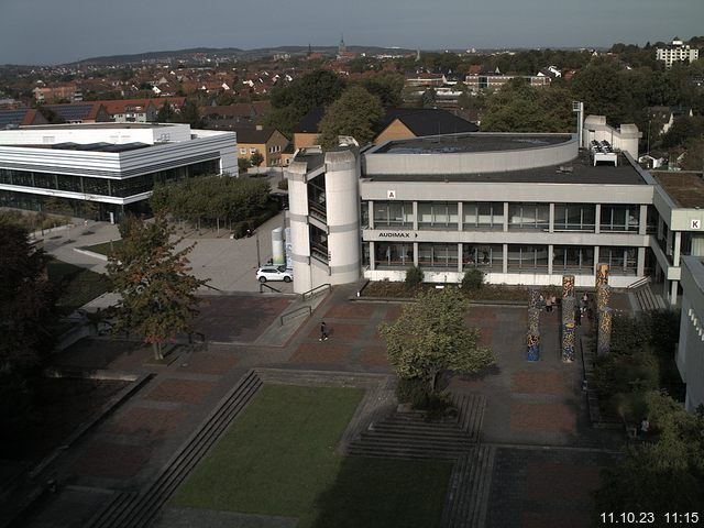 Foto der Webcam: Verwaltungsgebäude, Innenhof mit Audimax, Hörsaal-Gebäude 1