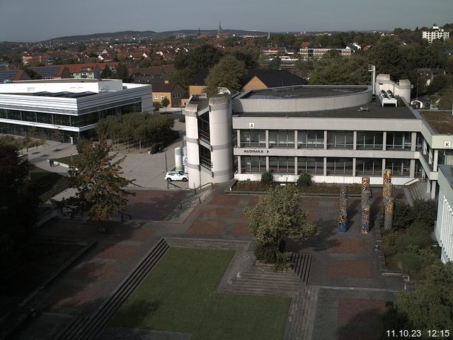 Foto der Webcam: Verwaltungsgebäude, Innenhof mit Audimax, Hörsaal-Gebäude 1