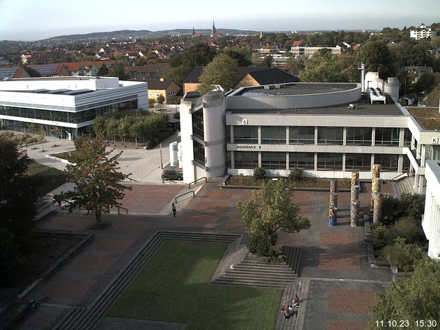 Foto der Webcam: Verwaltungsgebäude, Innenhof mit Audimax, Hörsaal-Gebäude 1