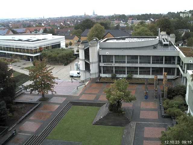 Foto der Webcam: Verwaltungsgebäude, Innenhof mit Audimax, Hörsaal-Gebäude 1