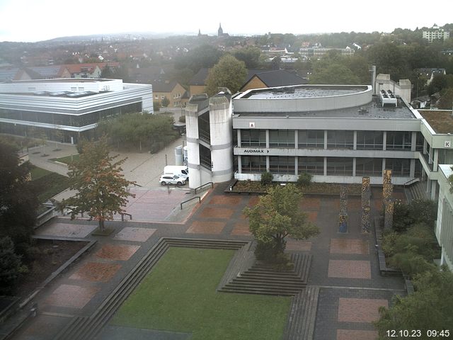 Foto der Webcam: Verwaltungsgebäude, Innenhof mit Audimax, Hörsaal-Gebäude 1