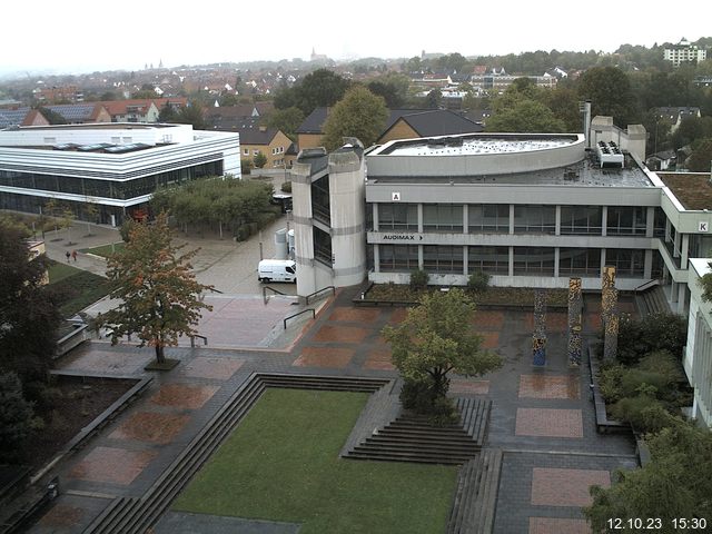 Foto der Webcam: Verwaltungsgebäude, Innenhof mit Audimax, Hörsaal-Gebäude 1