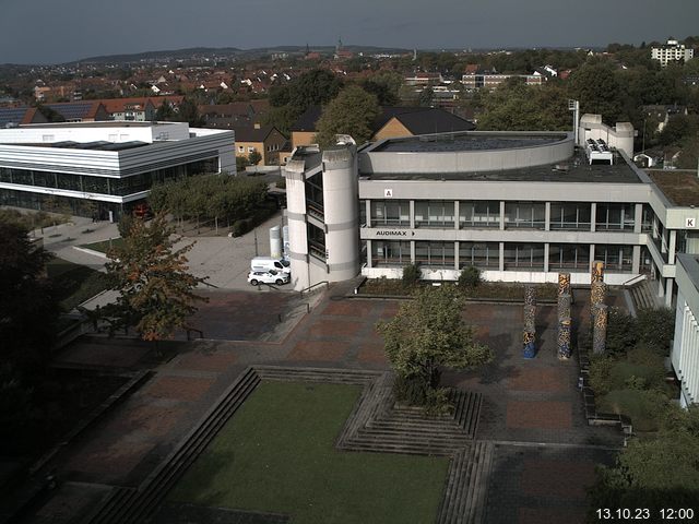 Foto der Webcam: Verwaltungsgebäude, Innenhof mit Audimax, Hörsaal-Gebäude 1