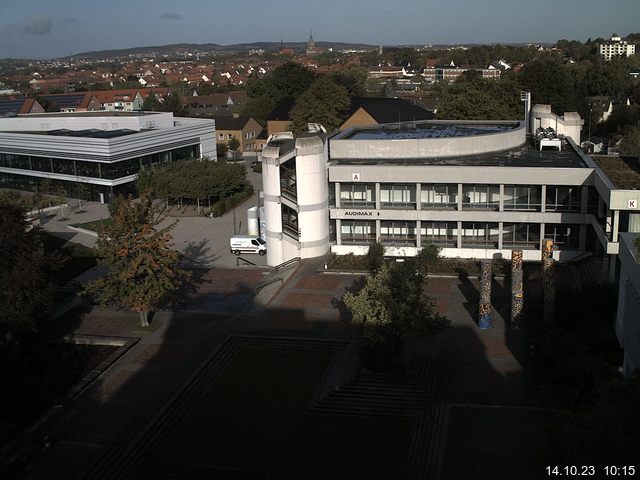 Foto der Webcam: Verwaltungsgebäude, Innenhof mit Audimax, Hörsaal-Gebäude 1