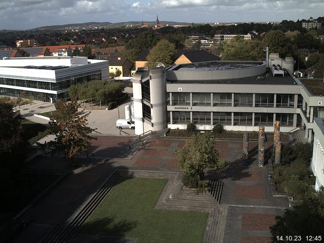 Foto der Webcam: Verwaltungsgebäude, Innenhof mit Audimax, Hörsaal-Gebäude 1