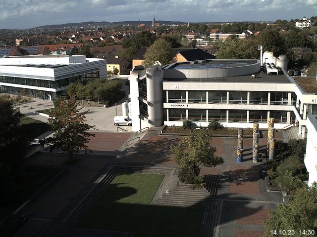 Foto der Webcam: Verwaltungsgebäude, Innenhof mit Audimax, Hörsaal-Gebäude 1