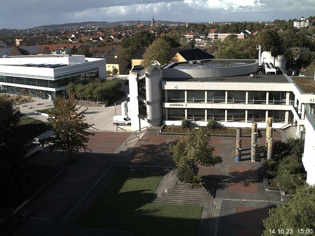 Foto der Webcam: Verwaltungsgebäude, Innenhof mit Audimax, Hörsaal-Gebäude 1