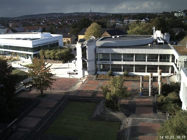 Foto der Webcam: Verwaltungsgebäude, Innenhof mit Audimax, Hörsaal-Gebäude 1