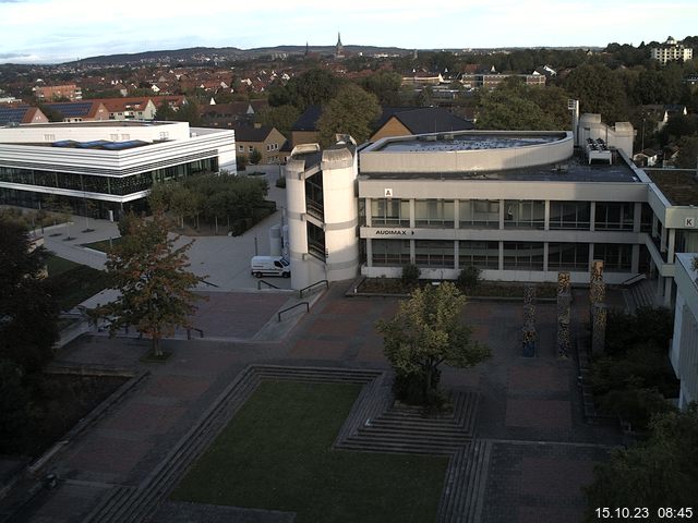 Foto der Webcam: Verwaltungsgebäude, Innenhof mit Audimax, Hörsaal-Gebäude 1