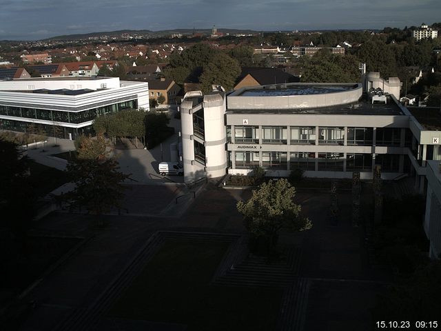 Foto der Webcam: Verwaltungsgebäude, Innenhof mit Audimax, Hörsaal-Gebäude 1