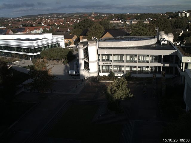 Foto der Webcam: Verwaltungsgebäude, Innenhof mit Audimax, Hörsaal-Gebäude 1