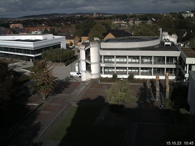 Foto der Webcam: Verwaltungsgebäude, Innenhof mit Audimax, Hörsaal-Gebäude 1