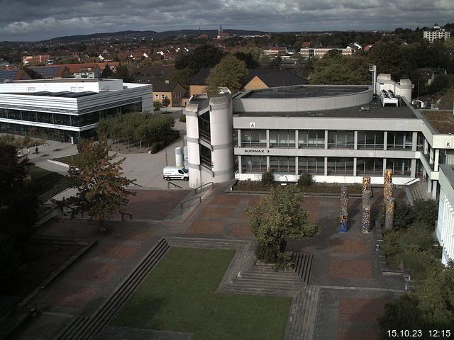 Foto der Webcam: Verwaltungsgebäude, Innenhof mit Audimax, Hörsaal-Gebäude 1