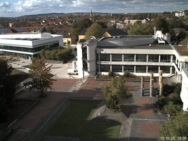 Foto der Webcam: Verwaltungsgebäude, Innenhof mit Audimax, Hörsaal-Gebäude 1