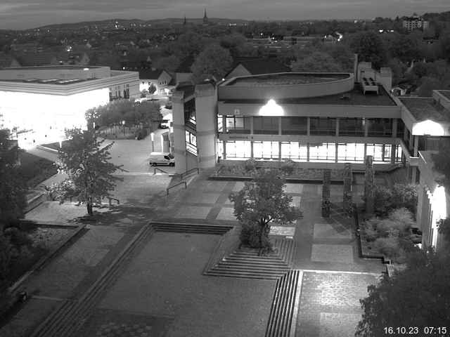 Foto der Webcam: Verwaltungsgebäude, Innenhof mit Audimax, Hörsaal-Gebäude 1