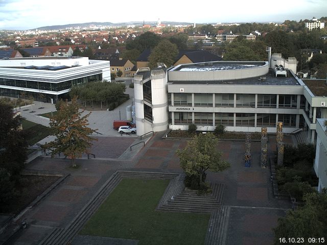 Foto der Webcam: Verwaltungsgebäude, Innenhof mit Audimax, Hörsaal-Gebäude 1