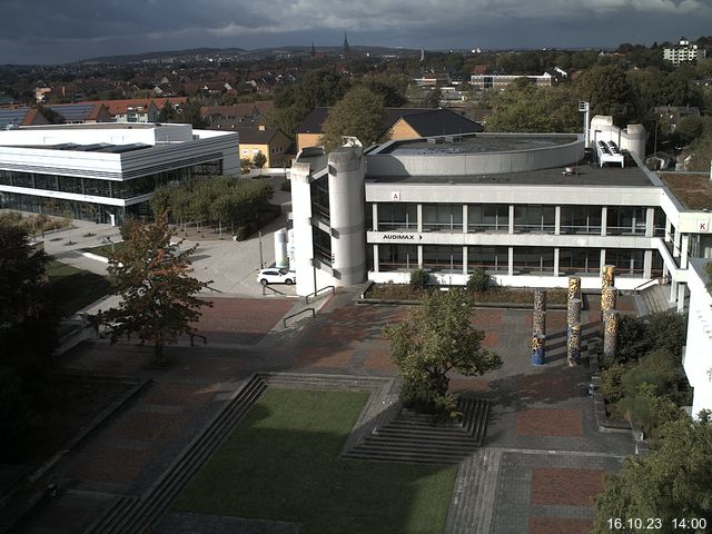 Foto der Webcam: Verwaltungsgebäude, Innenhof mit Audimax, Hörsaal-Gebäude 1