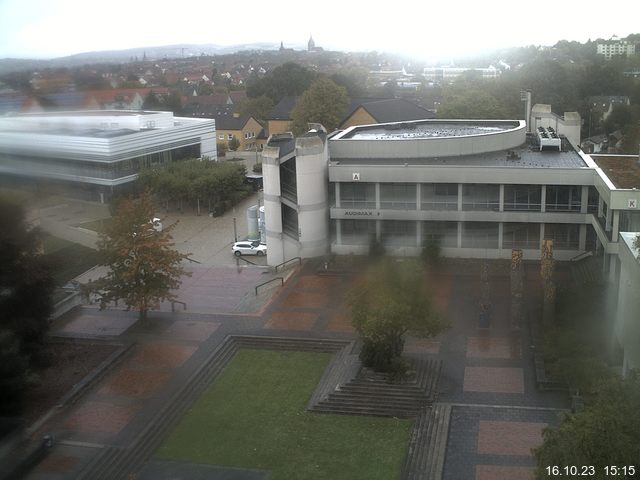 Foto der Webcam: Verwaltungsgebäude, Innenhof mit Audimax, Hörsaal-Gebäude 1