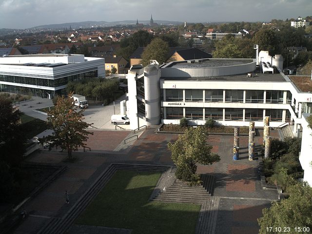 Foto der Webcam: Verwaltungsgebäude, Innenhof mit Audimax, Hörsaal-Gebäude 1