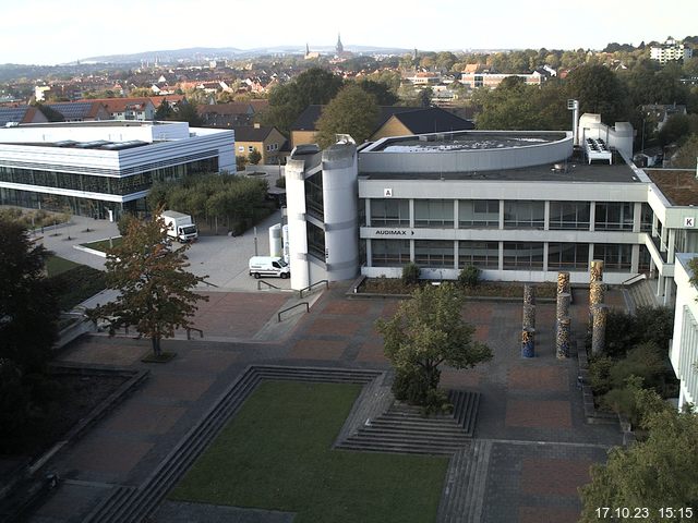 Foto der Webcam: Verwaltungsgebäude, Innenhof mit Audimax, Hörsaal-Gebäude 1