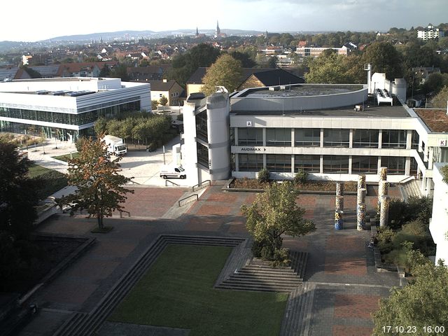 Foto der Webcam: Verwaltungsgebäude, Innenhof mit Audimax, Hörsaal-Gebäude 1