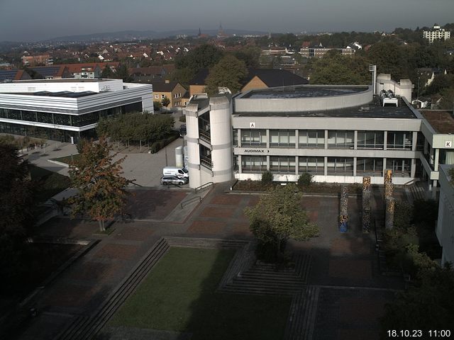 Foto der Webcam: Verwaltungsgebäude, Innenhof mit Audimax, Hörsaal-Gebäude 1